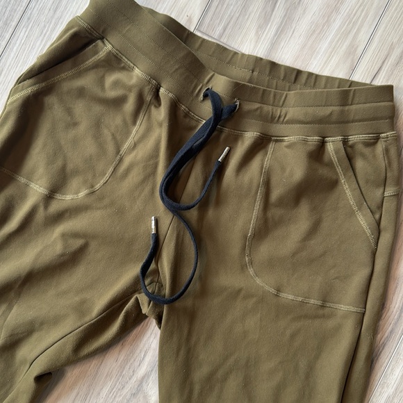 Zyia Olive unwind joggers - Picture 3 of 7